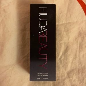 Huda Beauty Fauxfilter Foundation